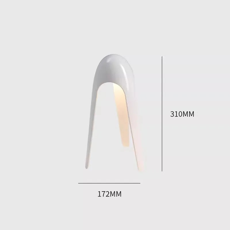 Tripodo outdoor light